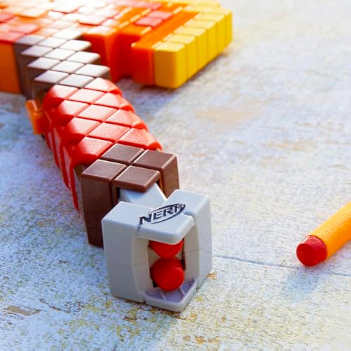 NERF Minecraft Firebrand, Dart Blasting Axe, 6 Elite Foam Darts, Design Inspired by Minecraft Axe in The Game, Pull Down Priming, Minecraft Toys - New